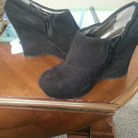 Cute booties !