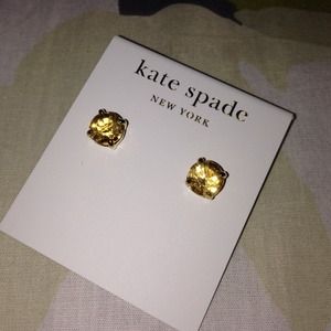 Cueva rosa studs