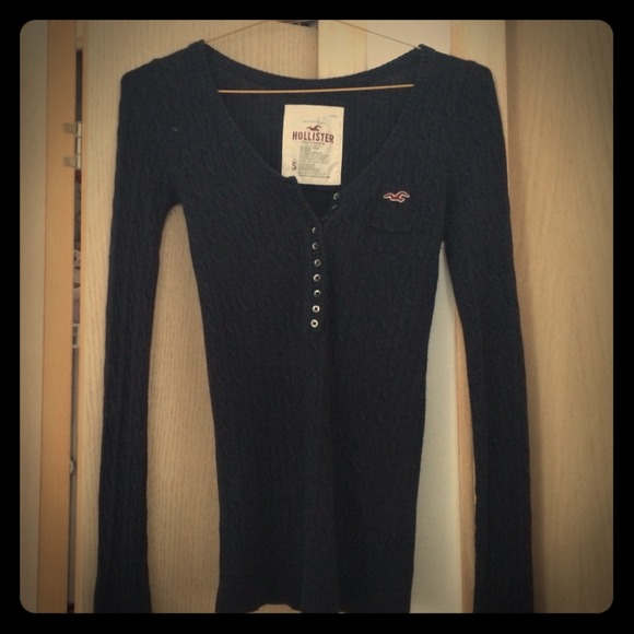 Hollister navy blue sweater