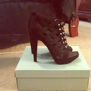 Jessica Simpson shoes! Only worn once!