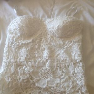 🚫SOLD🚫White LF lace bustier