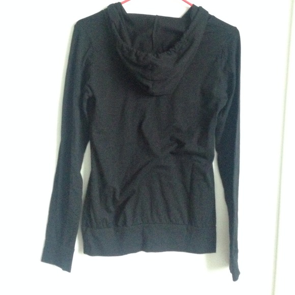 Sweatshirt? - Picture 2 of 2