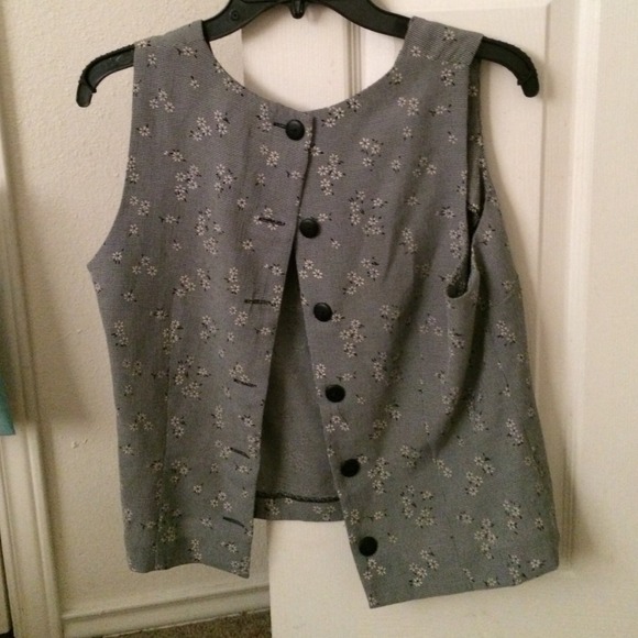 Vintage Button-Up Crop