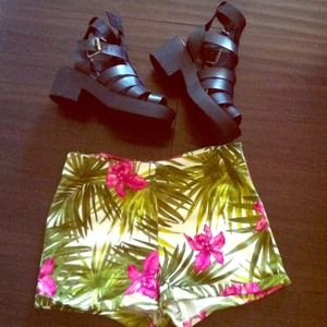 Brandy Melville palm tree shorts