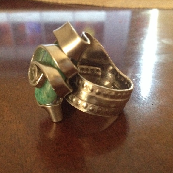 Ring - Picture 3 of 4