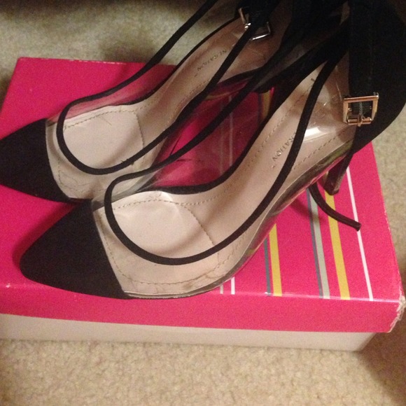 BcBg pumps!