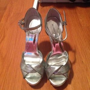 Silver open toe shoes
