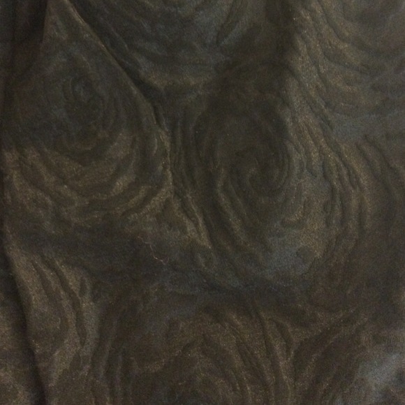 Quilted rose pattern little black dress - Picture 2 of 2