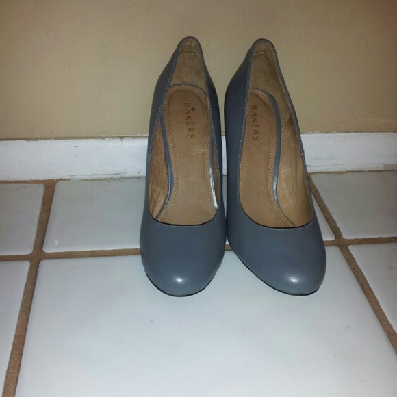 Host Pic Gray Pumps