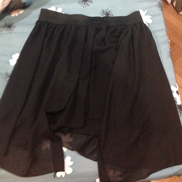Black hi-lo skirt