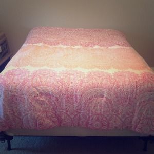 🎀REDUCED🎀 NWOT Bed spread...reversible!