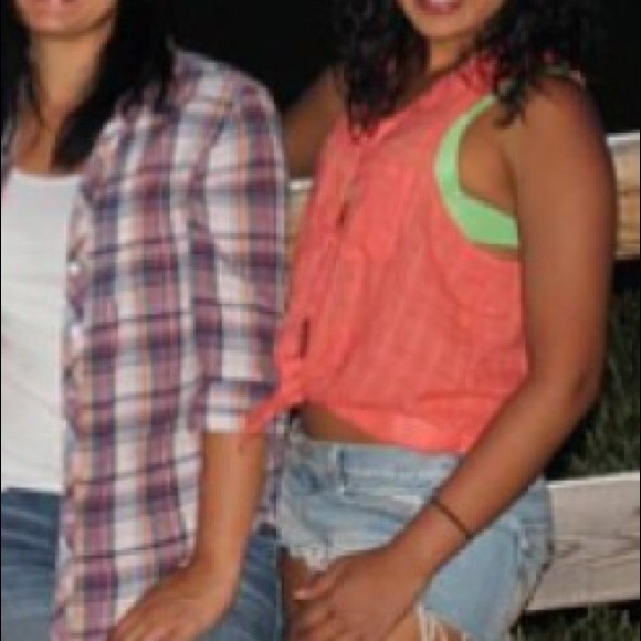 Button down - Picture 2 of 2