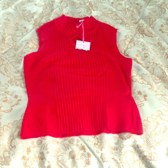 Super-cute high neck red shirt