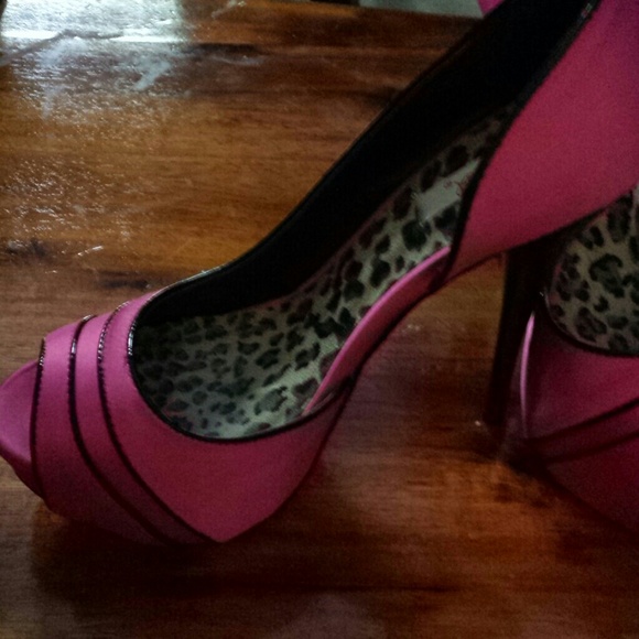Pink stiletto heels - Picture 2 of 3
