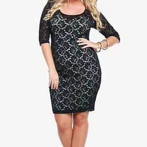 Super Flattering Lace Illusion Sweetheart Dress