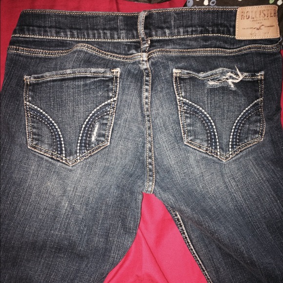 Ripped hollister Capri's - Picture 4 of 5