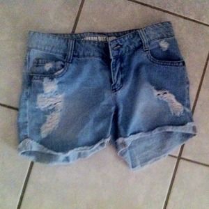 Ripped denim shorts