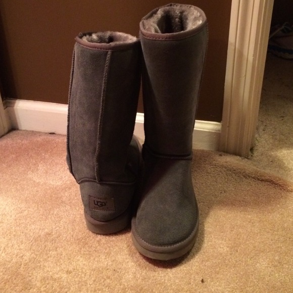 Size 10 Grey Tall Ugg