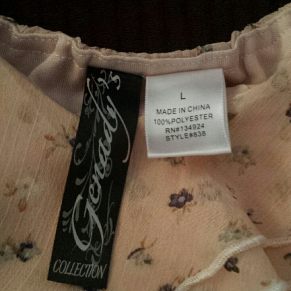 Salmon/peach dress with flowers. - Picture 2 of 2