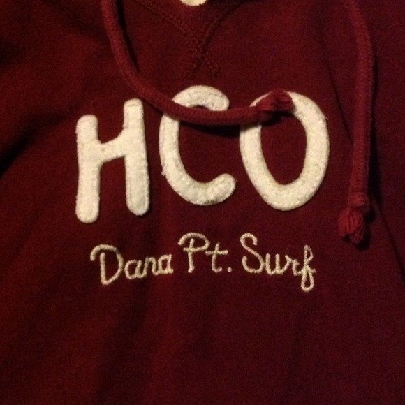 Red pullover - Picture 2 of 3