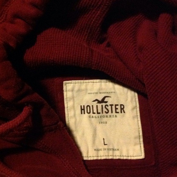 Red pullover - Picture 3 of 3