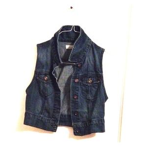 Adorable denim vest! Thick, non-fading denim