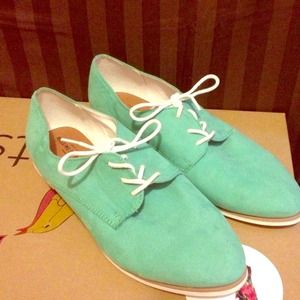 Turquoise vintage cute oxfords worn once!!