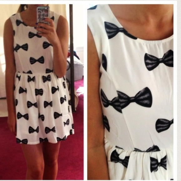 Dresses & Skirts - 😱LAST ONE😱 Bow Tie Mini Dress with Zip Back