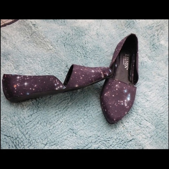 Galaxy Flat Smoking Slipper by Leuven Alexander