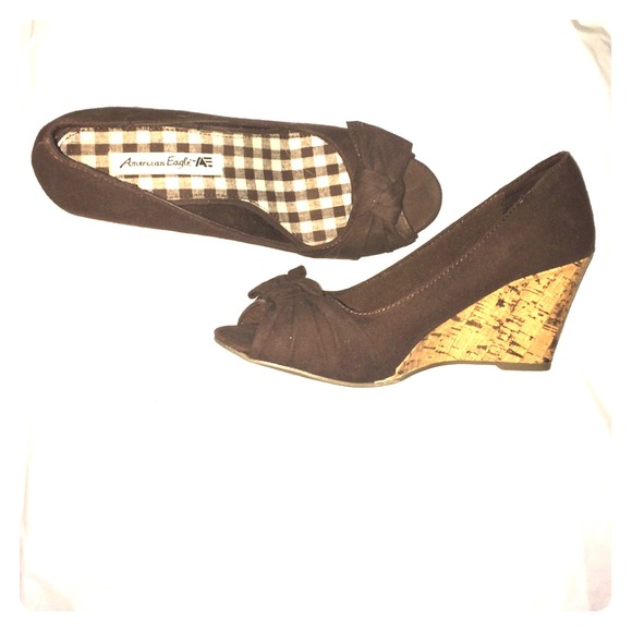 Brown cork wedge shoes