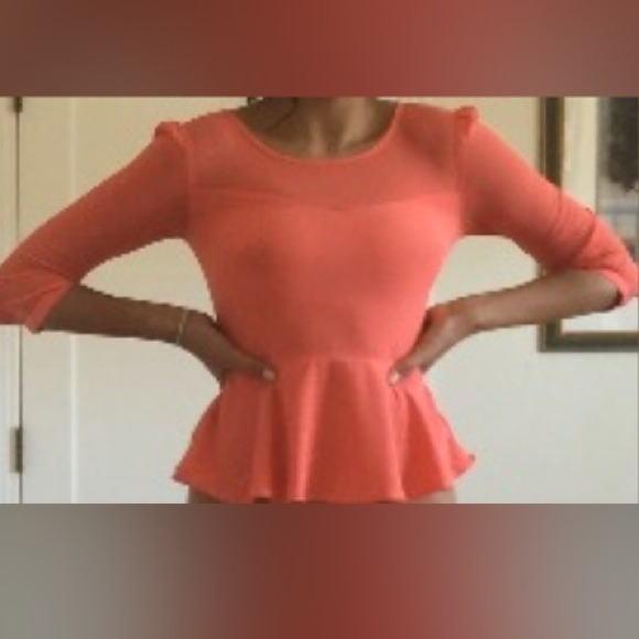 Coral Peplum Blouse▫️1/2 sleeve▫️Small