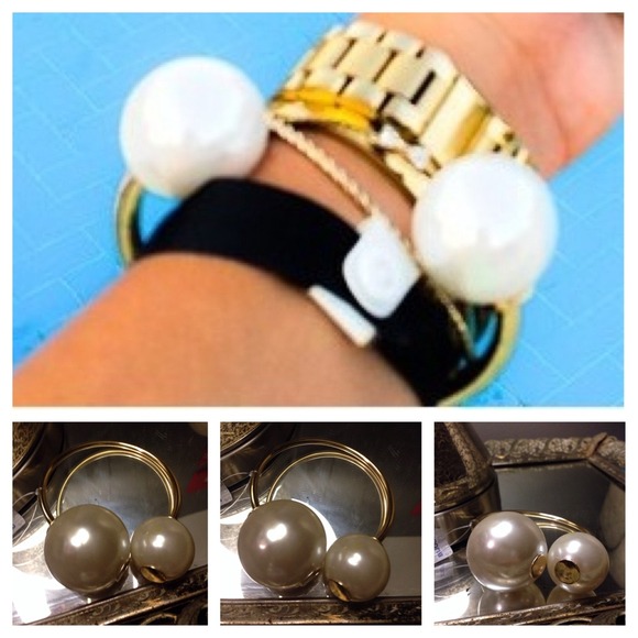 Ring Bracelet with Two Jumbo Pearls