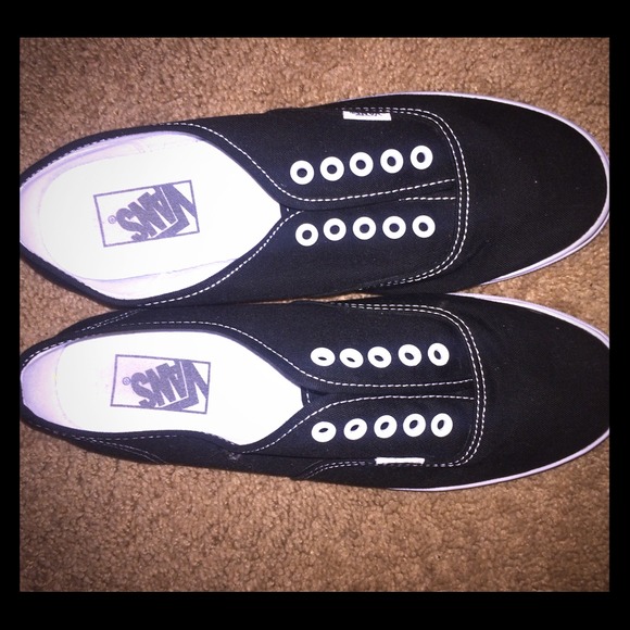 Black/white vans lo pro