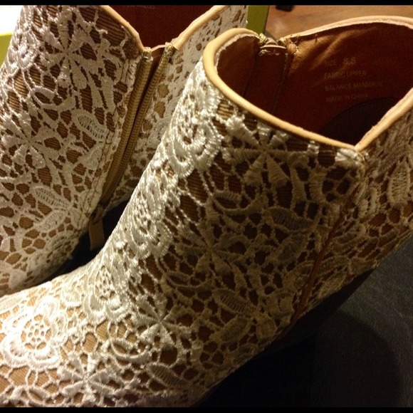 Lace Booties - Picture 2 of 4