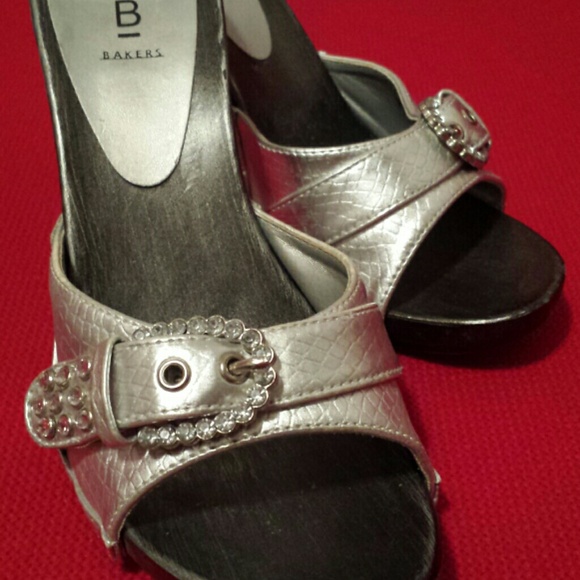 Bakers silver slip-on heels