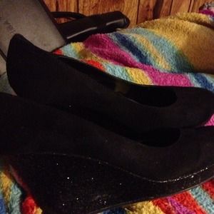 Sz12 sparkly black wedge