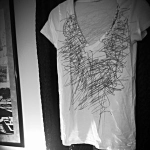 Letter lines v-neck t-shirt