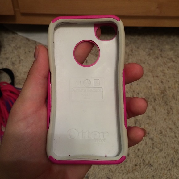 Pink and white otter box iPhone 4 or 4s case - Picture 3 of 4