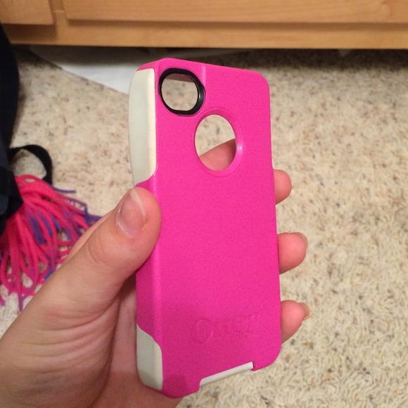 Pink and white otter box iPhone 4 or 4s case - Picture 4 of 4