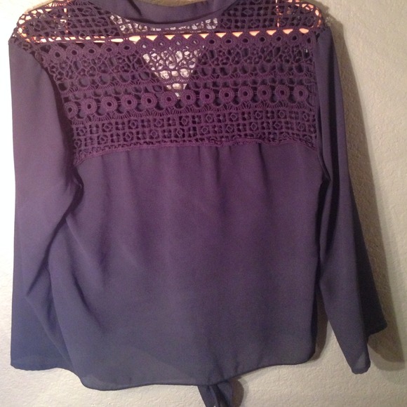 Blue medium sleeved shirt - Picture 2 of 2