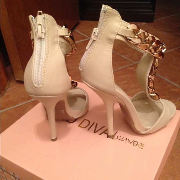 Heels - Picture 3 of 4