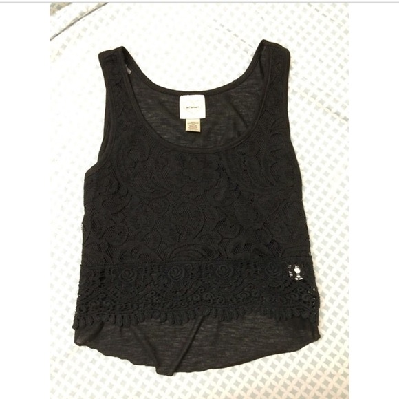 Crocheted front black tank top - Picture 1 of 1
