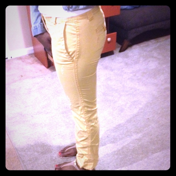 Yellow New York&Company Chino