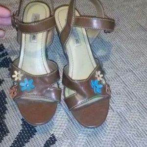 American Eagle Wedges