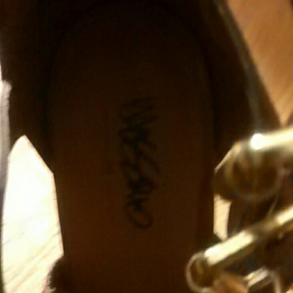 Shoes - Picture 2 of 4