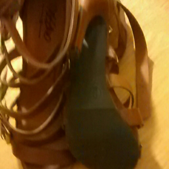 Shoes - Picture 4 of 4