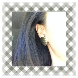 Vintage heart stud earrings