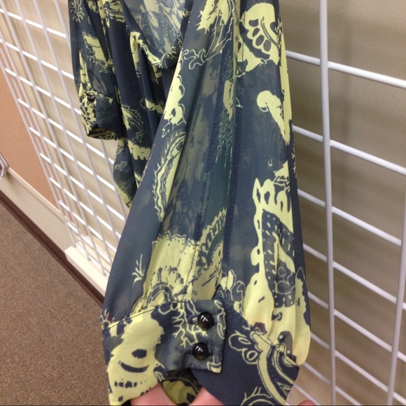 ❗️REDUCED ❗️Ella Moss open shoulder top - Picture 4 of 4