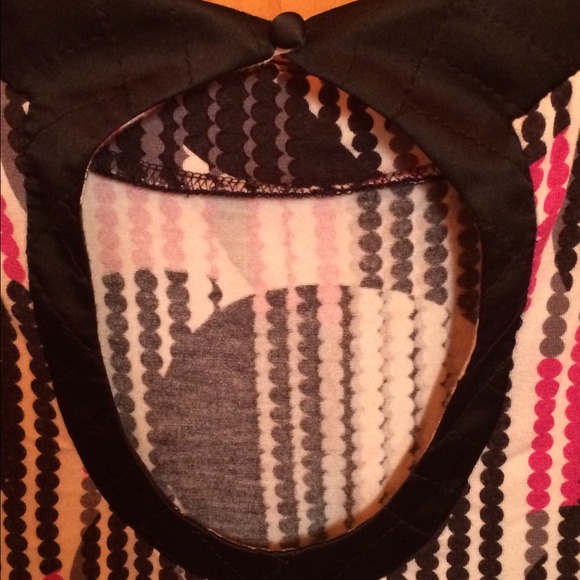 Express Pattern Dress - Picture 3 of 4