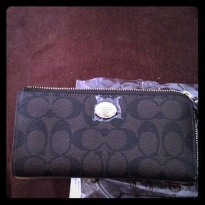 💯Authentic COACH wallet